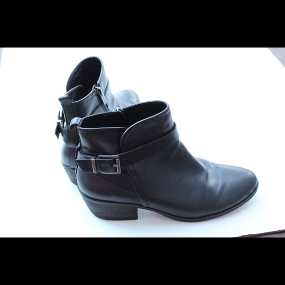 Vince Camuto ankle boots - Picture 3 of 12